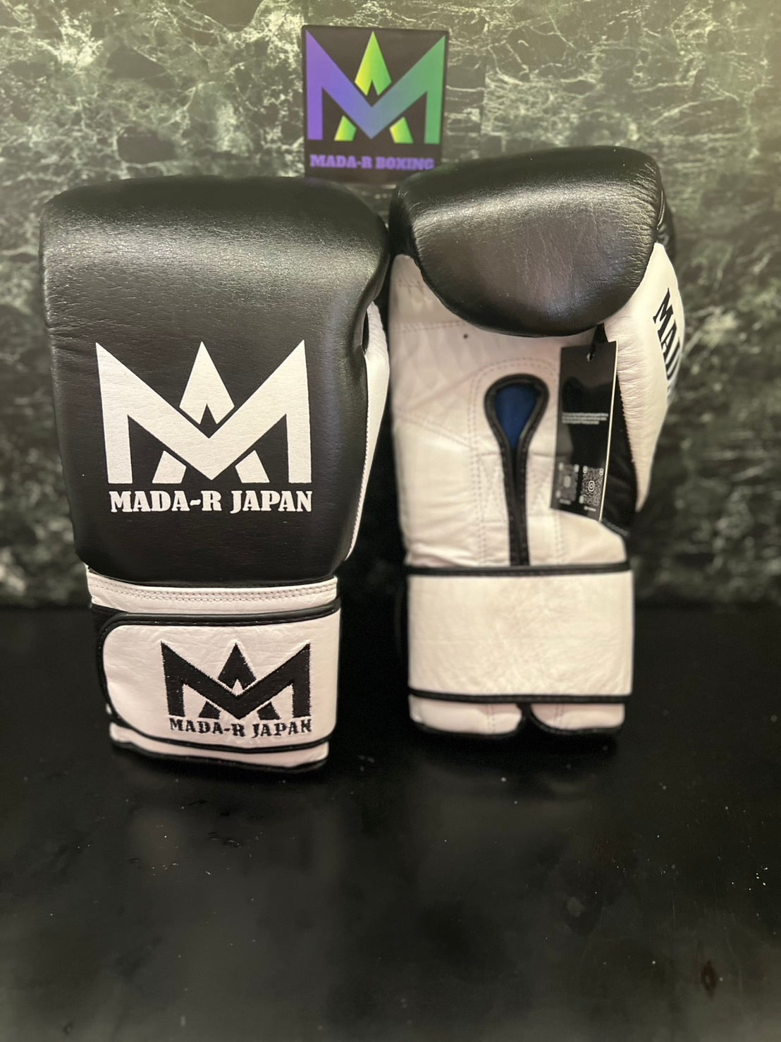 Mada-R 拳套 黑色&紫色配色(30oz)