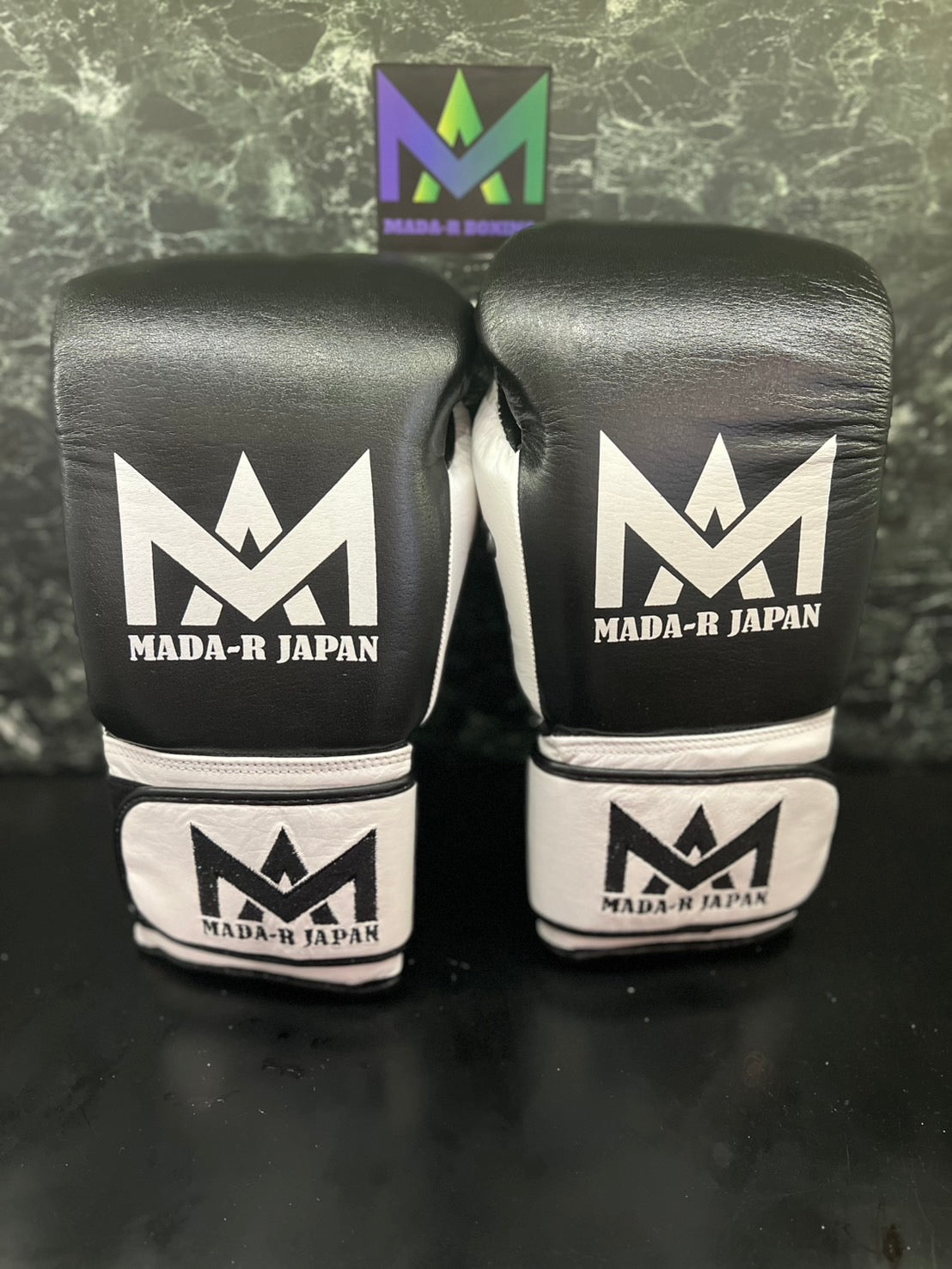 Mada-R 拳套 黑色&紫色配色(30oz)