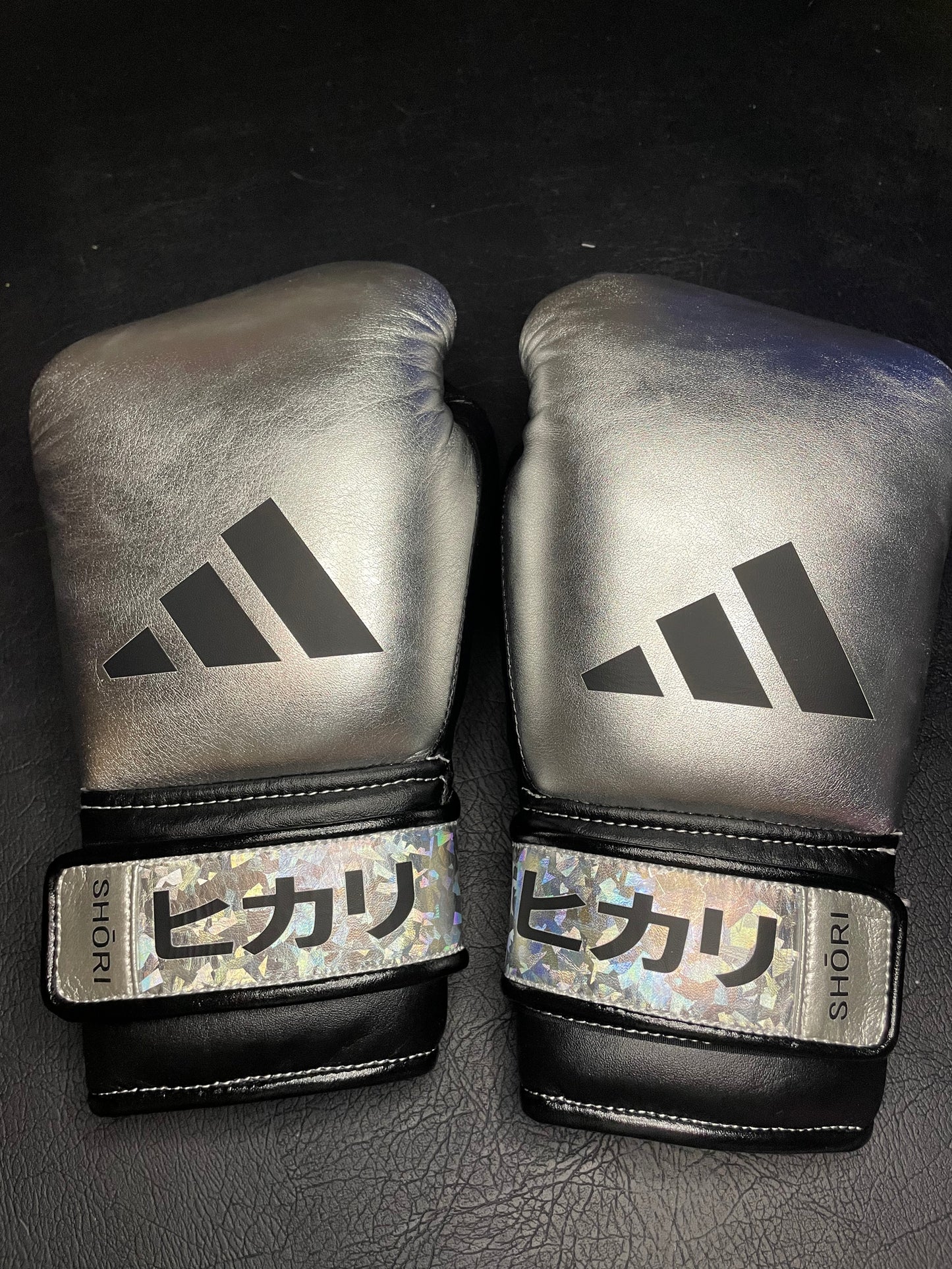 ADIDAS ADISHORI拳套 銀色(JBC承認・日本製)