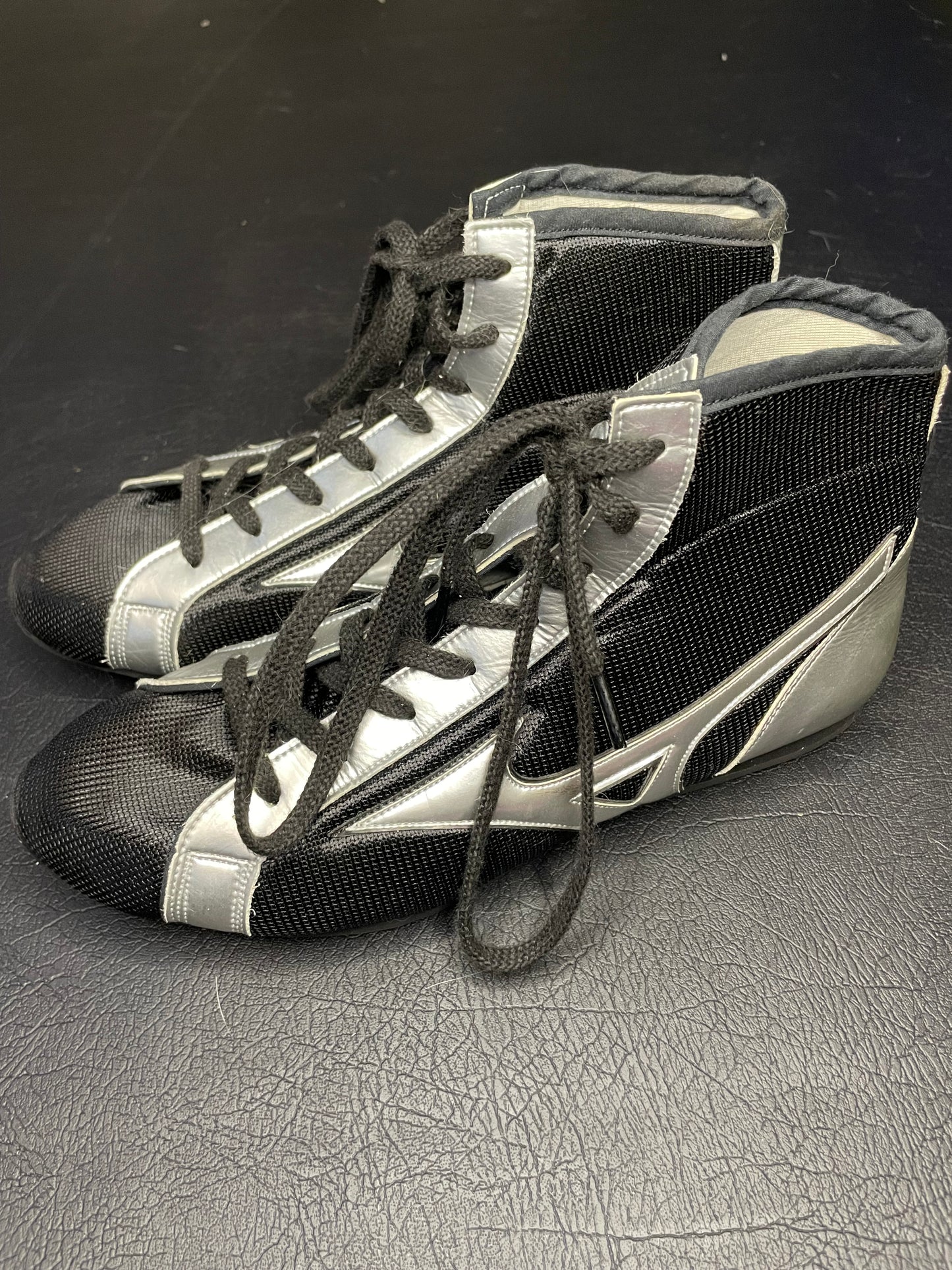 Mizuno拳擊鞋9.9成新(黑銀配色)