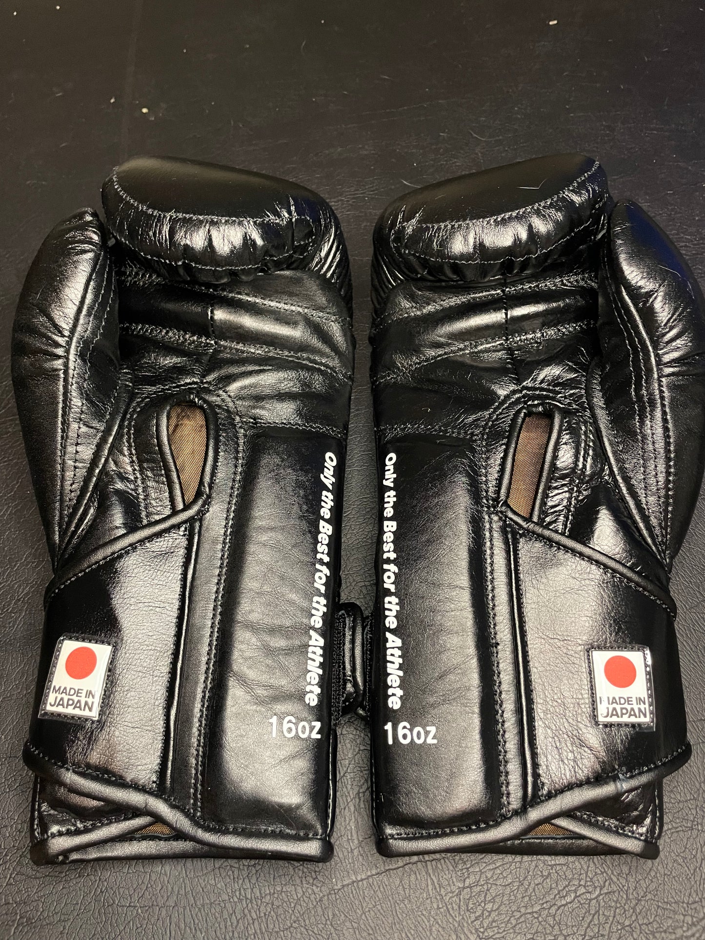 ADIDAS ADISHORI 拳套 黑色(JBC承認・日本製)