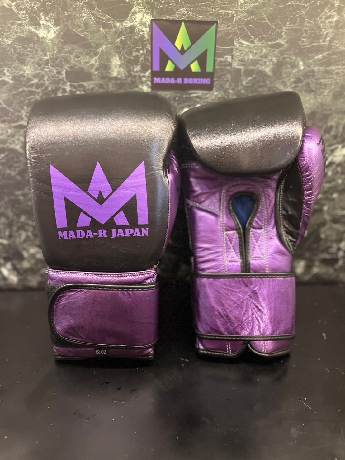 Mada-R 拳套 黑色&紫色配色(16oz)