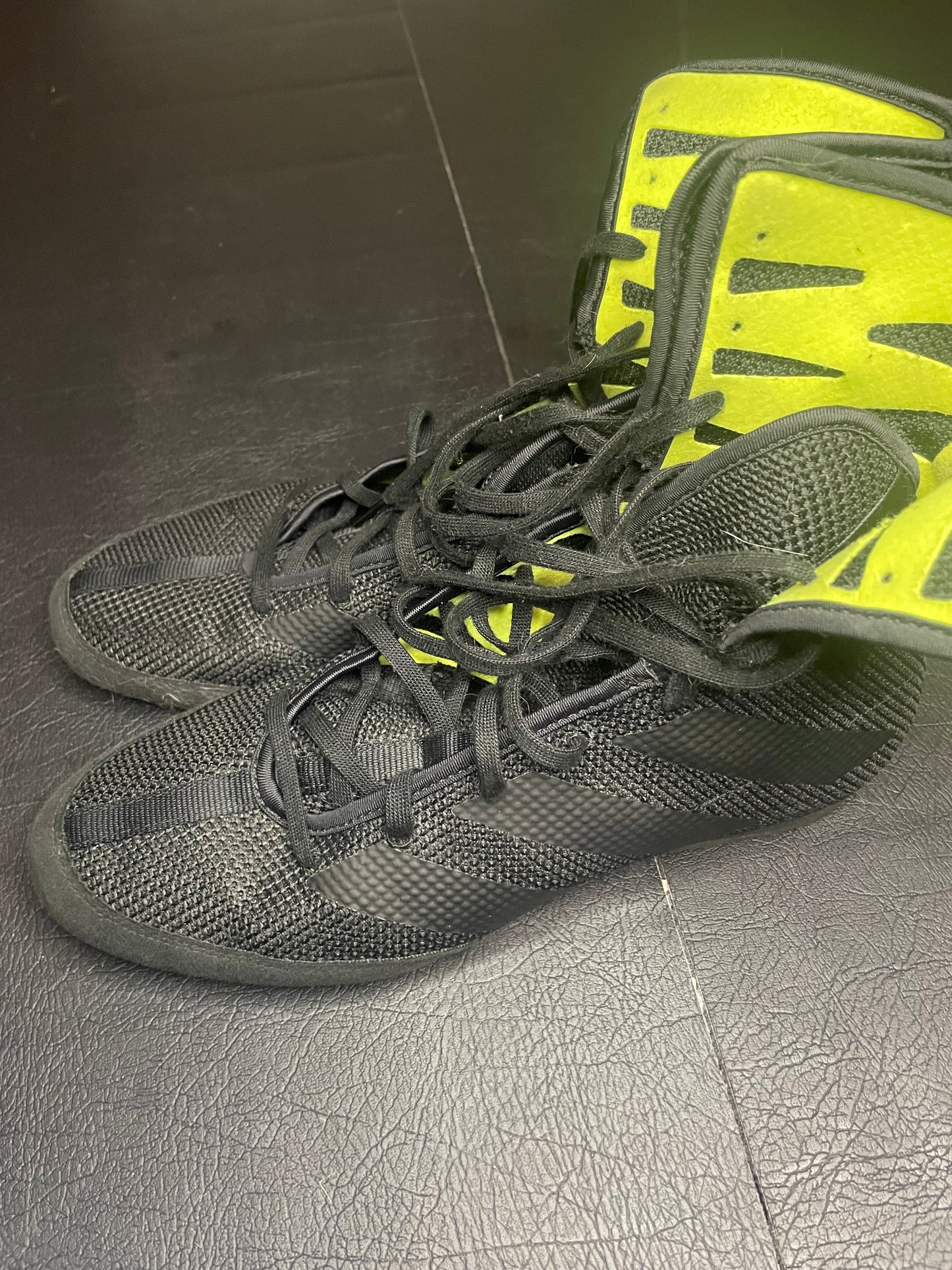 Adidas Hog3拳擊鞋(全黑）8-9成新