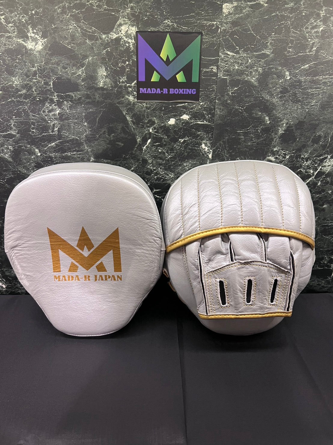 MADA-R Power Punch Mitt Model 1
重拳手靶