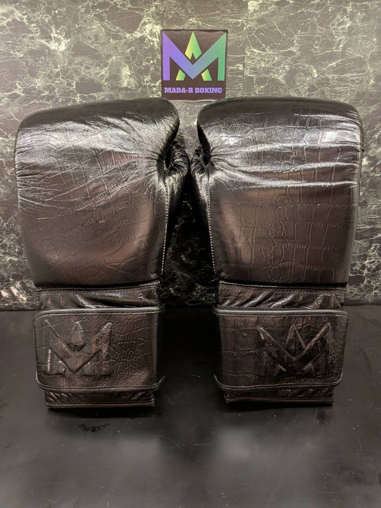 Mada-R 拳套 黑色鱷魚紋路(16oz)